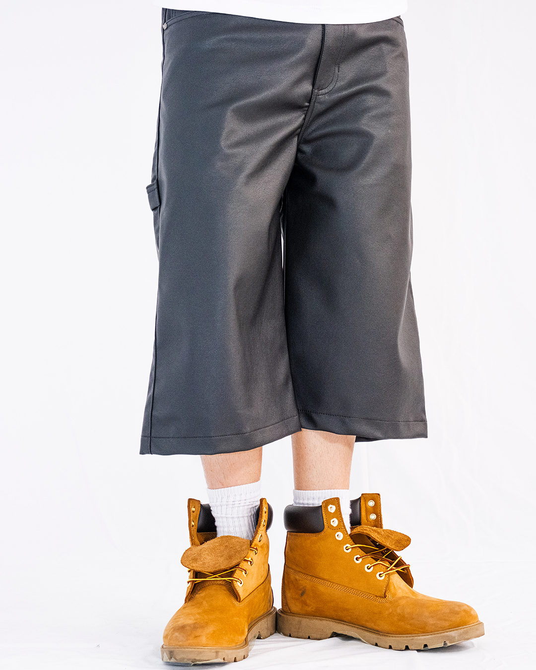 JORTS BAGGY LEATHER NEGRO