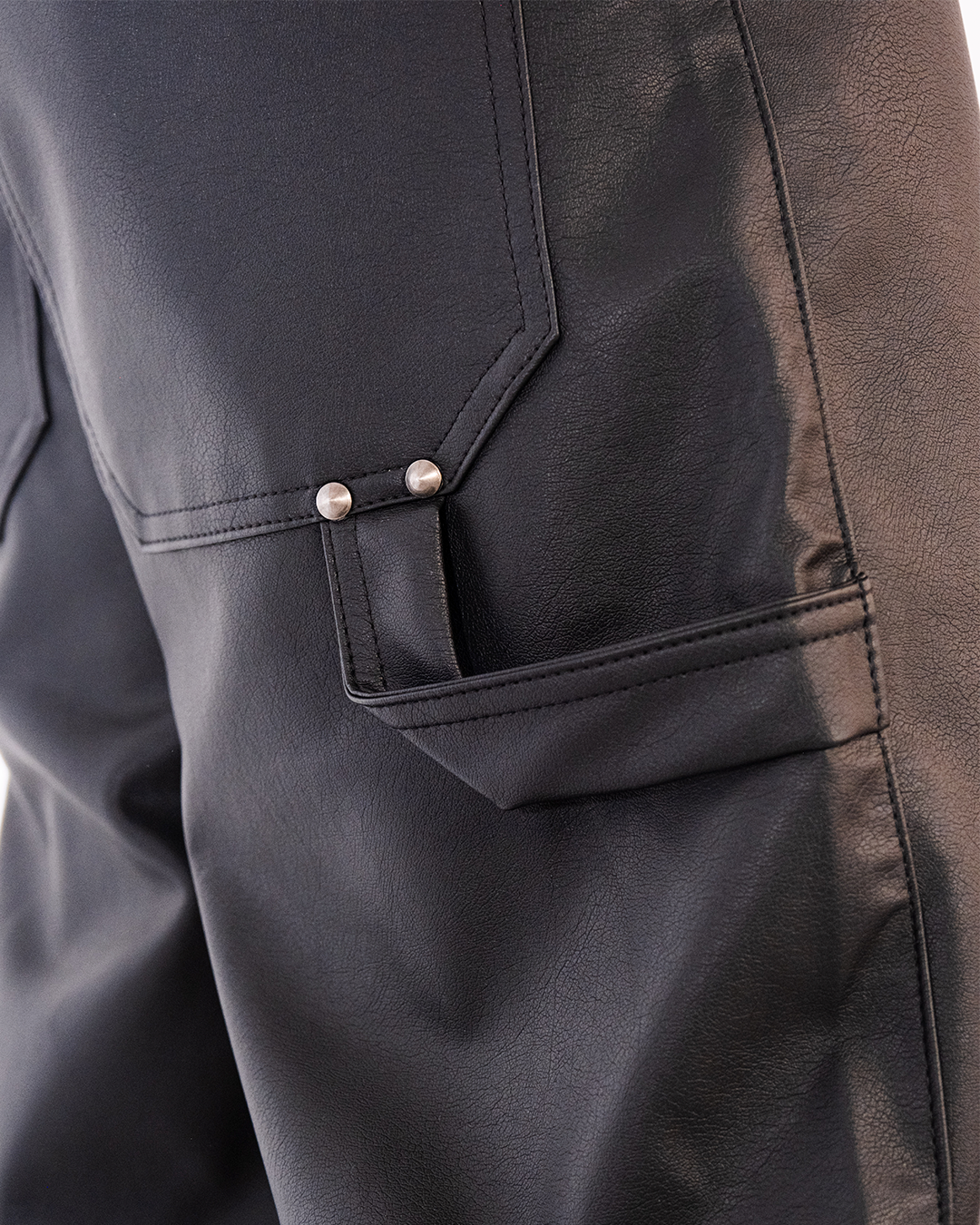 JORTS BAGGY LEATHER NEGRO