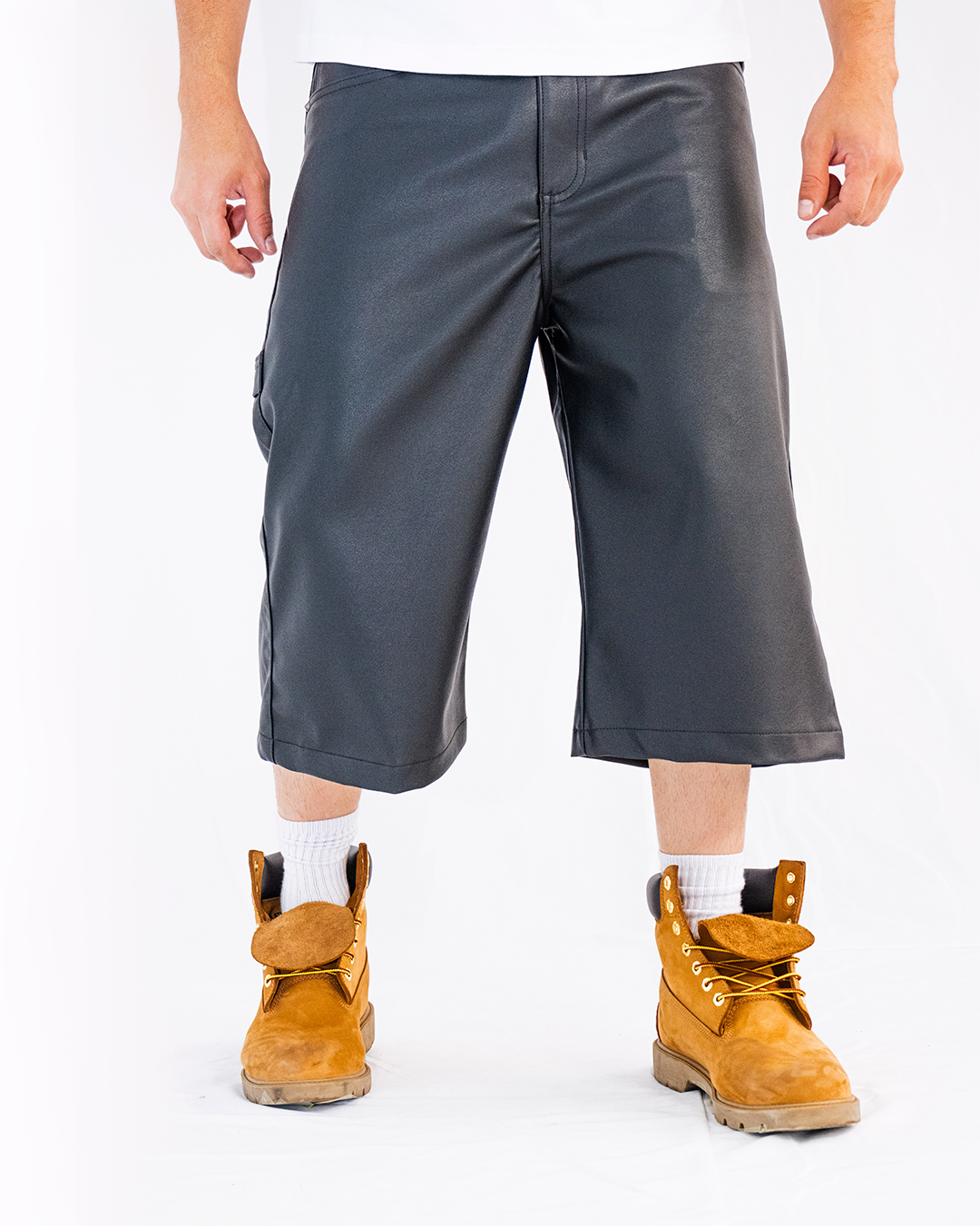JORTS BAGGY LEATHER NEGRO